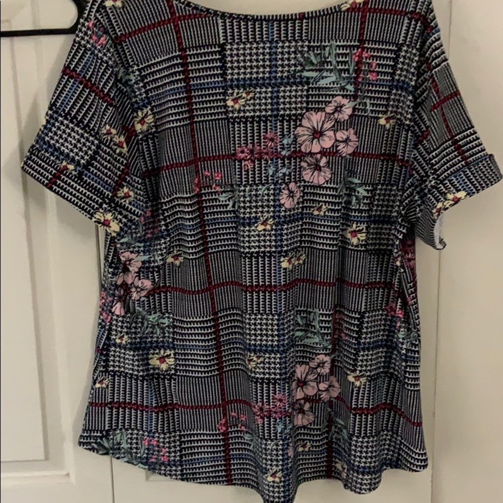 Pattern Shirt - Picture 2 of 5